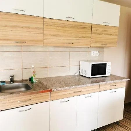 Koeroestorok Apartmanhaz *