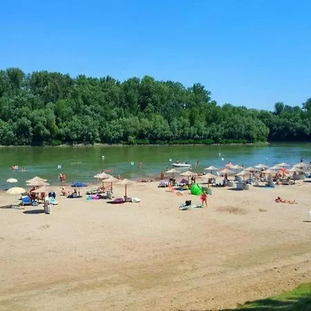 Апартаменты Koeroestorok Apartmanhaz *