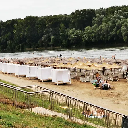 Koeroestorok Apartmanhaz *