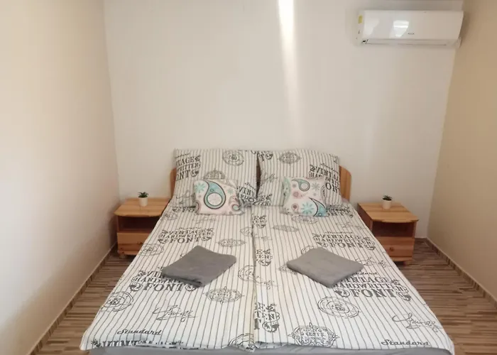 Koeroestorok Apartmanhaz Csongrád