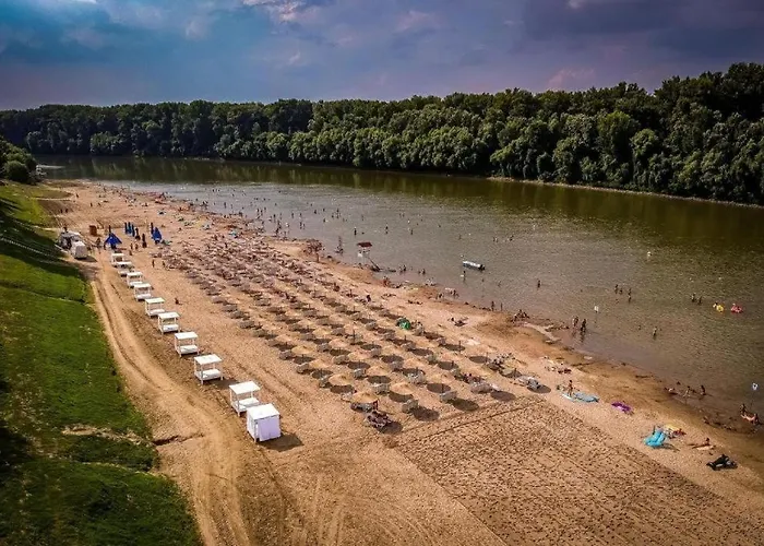 Koeroestorok Apartmanhaz *
