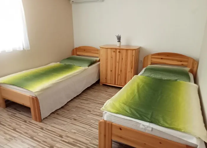 Lejlighed Koeroestorok Apartmanhaz